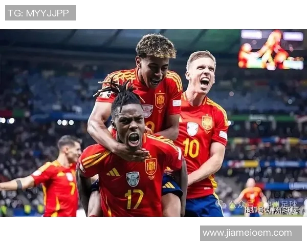 外国足球明星与国足球员合影留念 展现国际友谊与足球文化交流