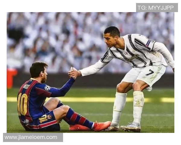 梅西与C罗对比:球星视角下的伟大之争与足球哲学之异同 梅西与C罗对比:球星视角下的伟大之争与足球哲学之异同