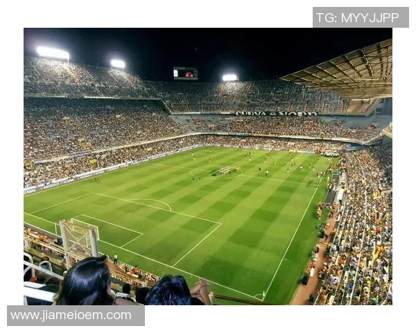 聚焦绿茵场足球自由球星的技艺与传奇故事